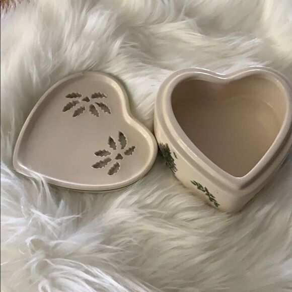 Spode Heart Shaped Box - Picture 2 of 4